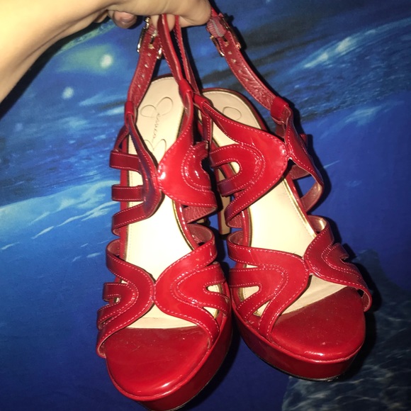 Red heels - Picture 2 of 3